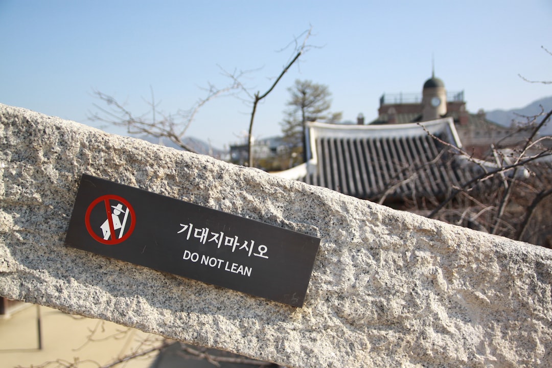 2026년 상속 포기와 한정승인 절차, 가족 간의 법률 상담을 통해 현명하게 준비하는 모습